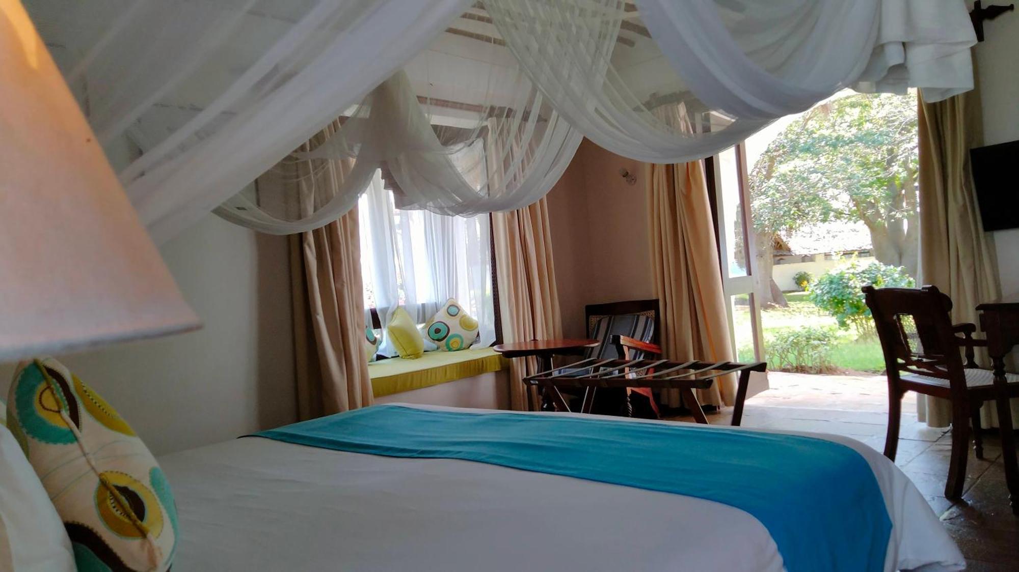 Jacaranda Indian Ocean Beach Resort Diani Beach Kültér fotó